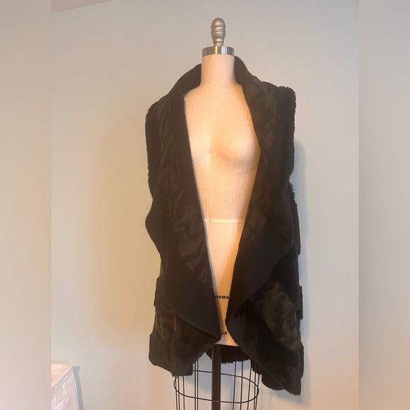 Coat, vest, faux fur, Topa LMP, no size, excellent condition, warm, black - Picture 11 of 14